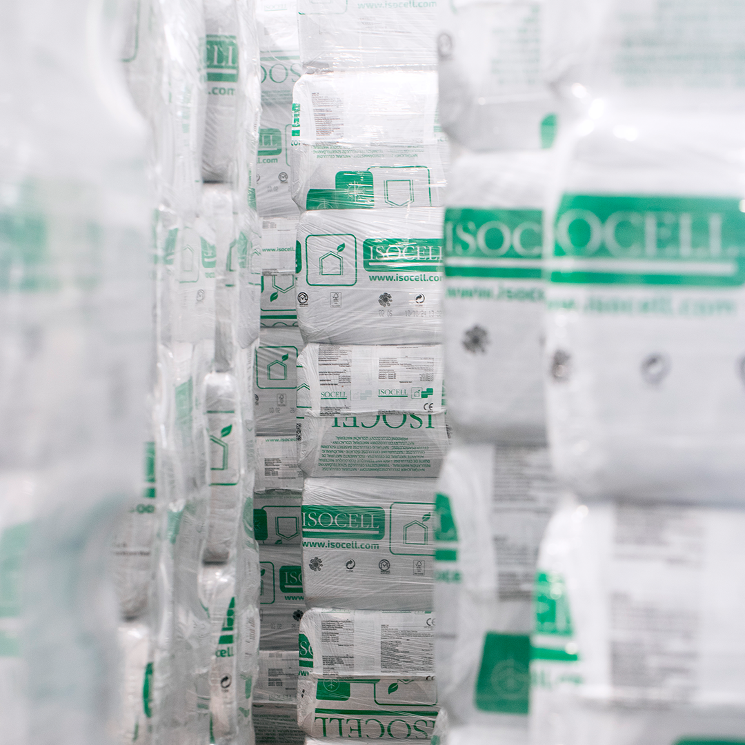Cellulosaisolering från Isocell, flera pallar